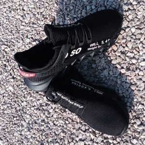 Damyuan Tennis Shoes / Sneaker size 9 (US)